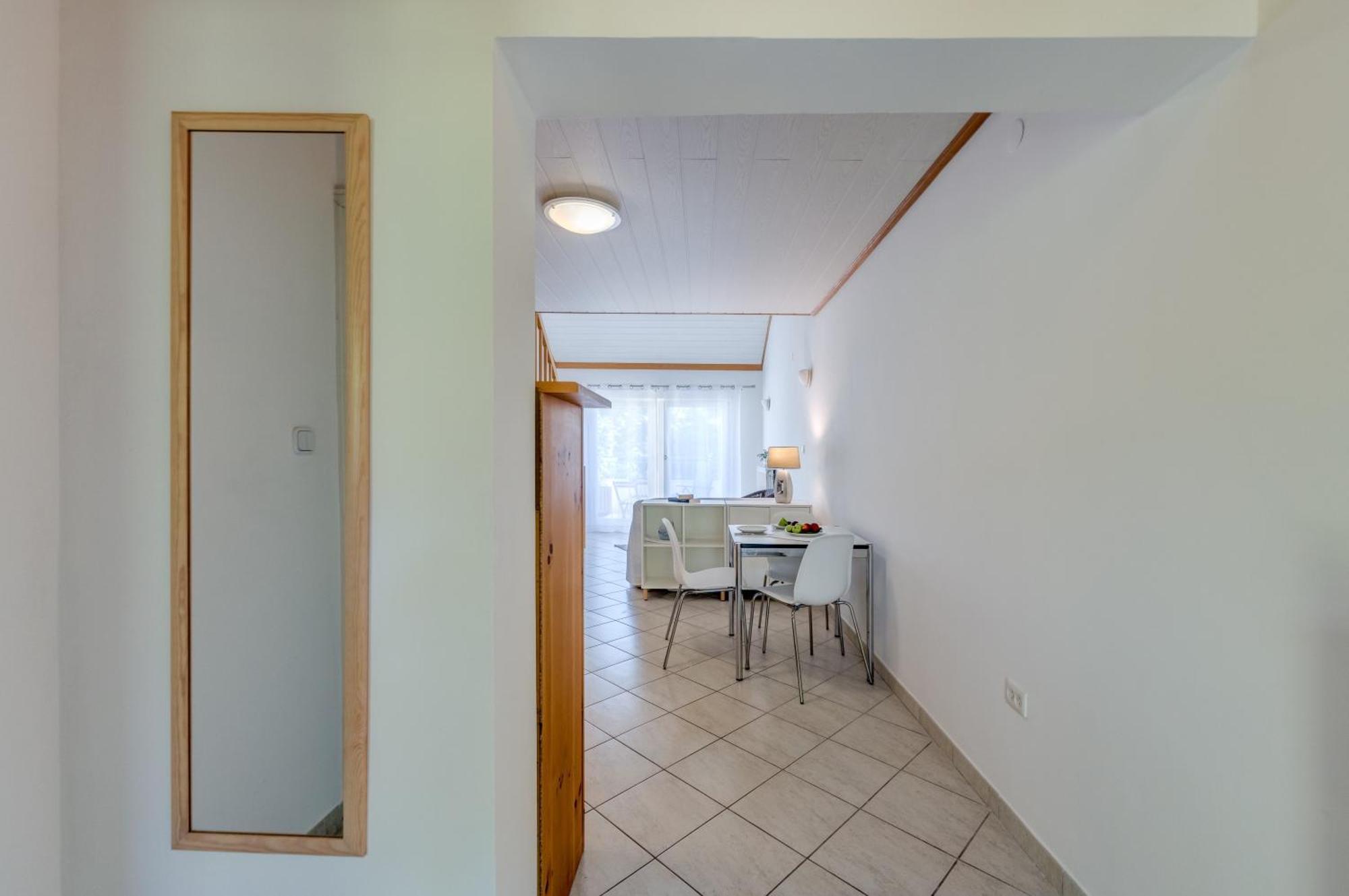 Beachfront Apartment Milan, With Balcony Split Eksteriør bilde