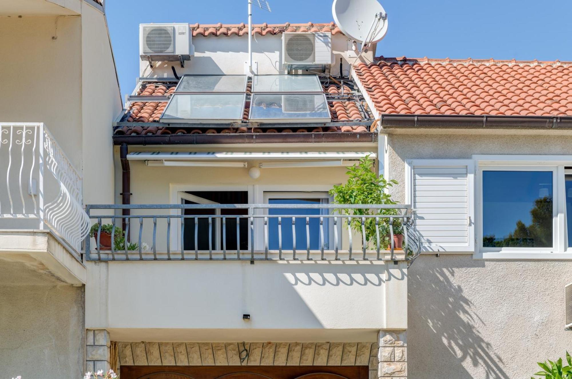 Beachfront Apartment Milan, With Balcony Split Eksteriør bilde