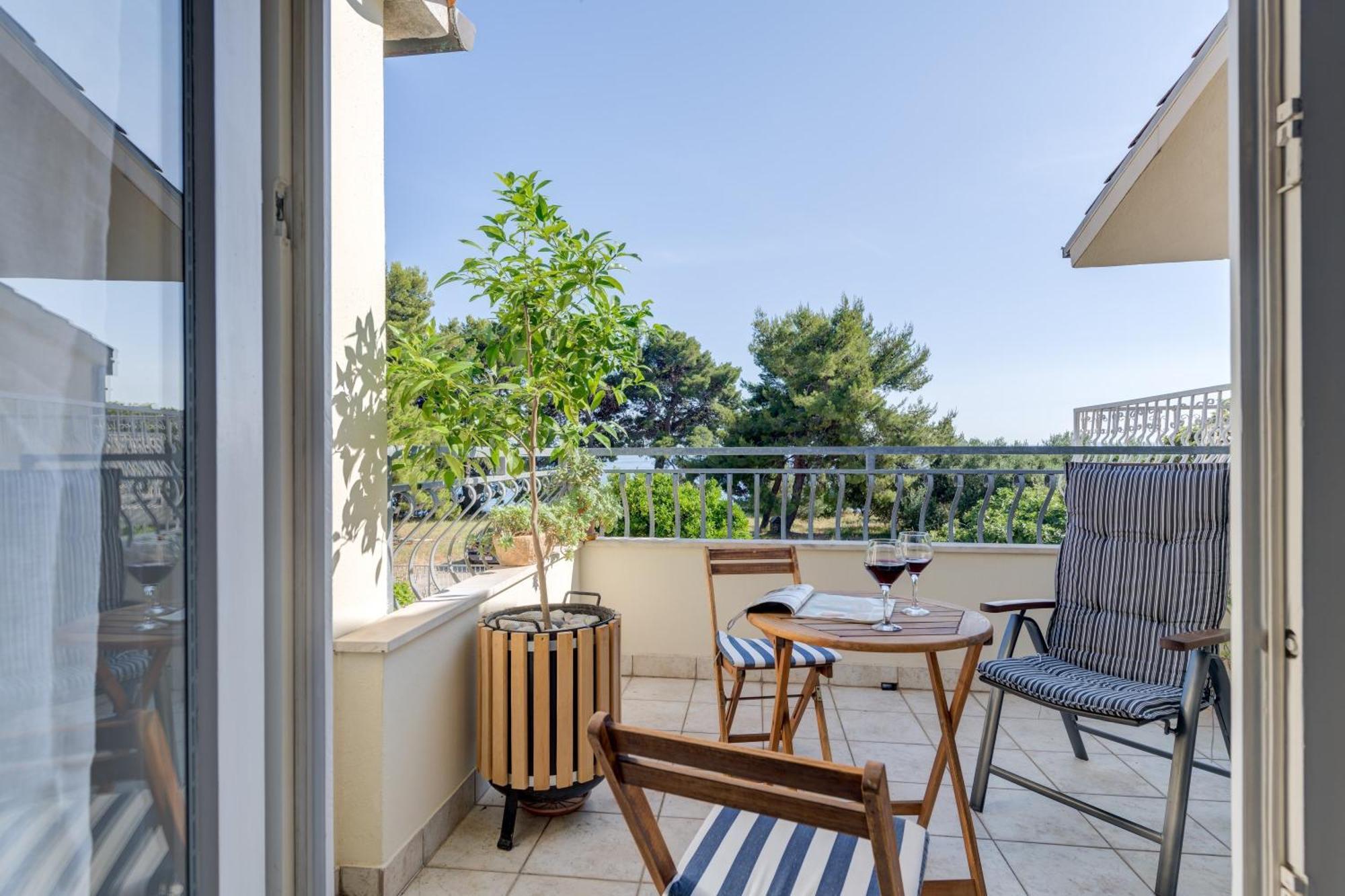 Beachfront Apartment Milan, With Balcony Split Eksteriør bilde